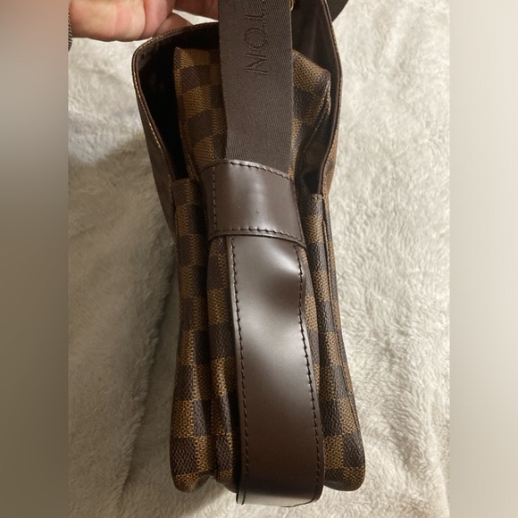 SOLD! Authentic Louis Vuitton
Damier Ebene Naviglio Messenger - Picture 10 of 17